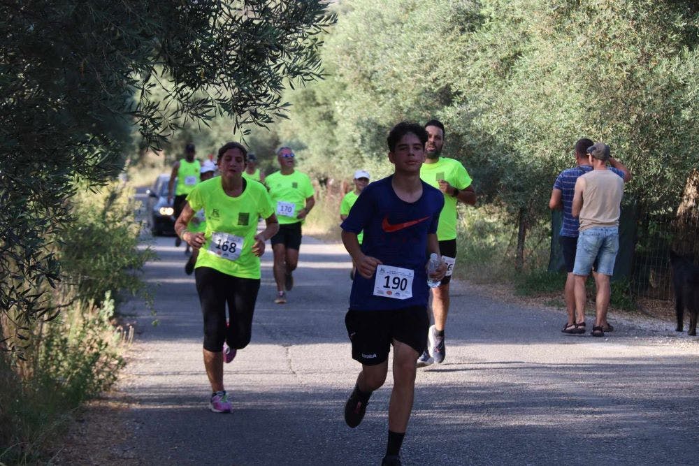 Κωστάκης και Πολυχρονάκη νικητές στον 7ο Αγώνα Δρόμου «Μάχη Φαραγγιού Καντάνου» runbeat.gr 